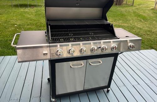 Division No. 11 House | Farmstay in Edmonton