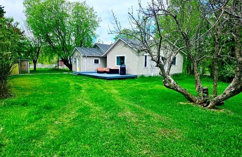 Division No. 11 House | Farmstay in Edmonton