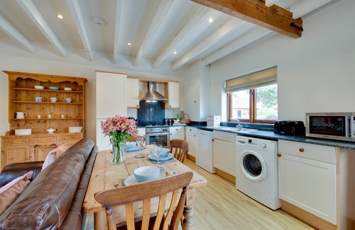 Woodbridge House | Farriers Cottage - Two Bedroom House, Sleeps 3