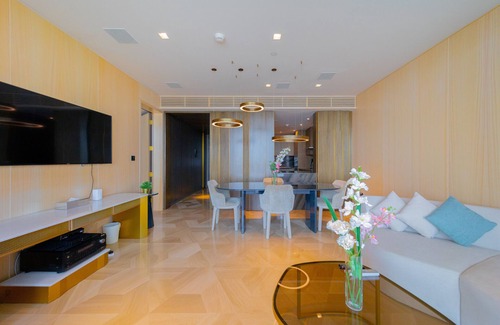 Palm Jumeirah Apartment | Fascinating 1BR with Burj Arab View at FIVE Palm