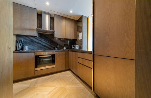 Palm Jumeirah Apartment | Fascinating 1BR with Burj Arab View at FIVE Palm