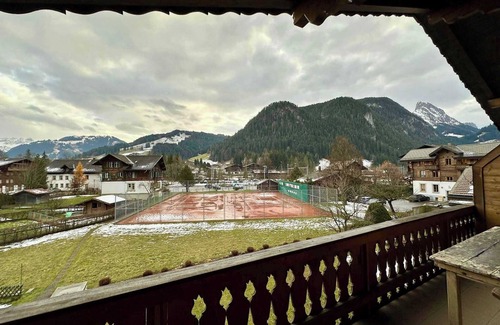 Saanen Ski Chalet | Fascinating Swiss Alps View Luxury Apartment
