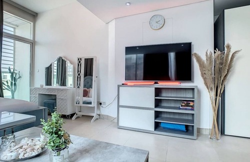 Al Sufouh 1 Apartment | Fashionable Studio in Al Sufouh
