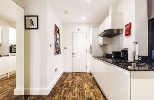 Harringay Apartment | Fast Wifi 8 Tube 8 Parking
