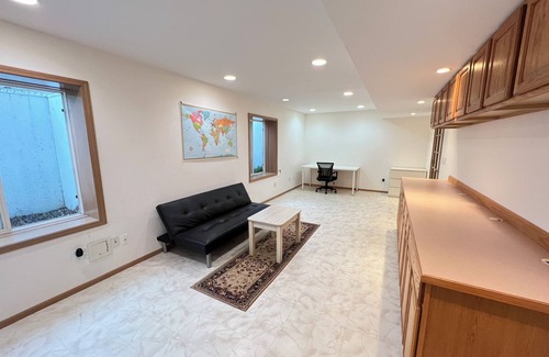 Point Roberts House | Fast Wifi - Guest Suite Separate Entrance