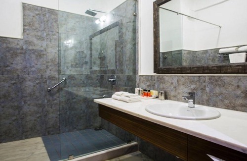 Lake Pichola Hotel | Fateh Niwas