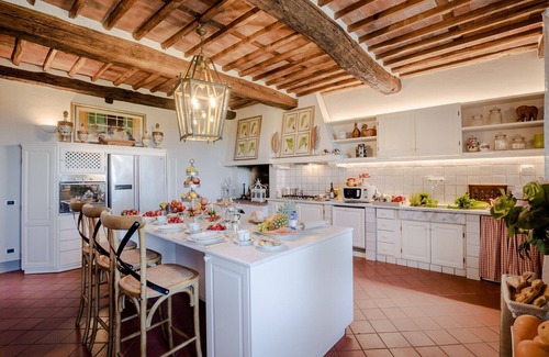 Capannori Villa | FATTORIA CAMIGLIANO Winery & Farmhouse with Pool