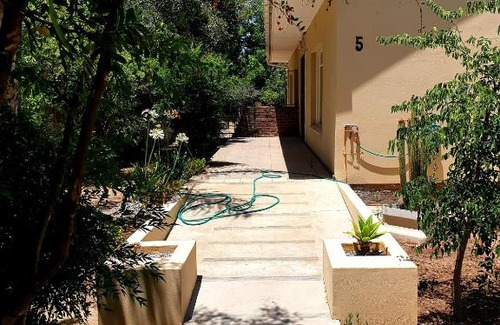 Porterville Bed & Breakfast | Feather Feet