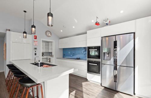Thredbo Ski Chalet | Feathers Lodge