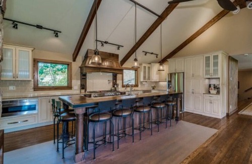 Red Lodge Ski Chalet | Featuring Hot Tub, WiFi and Minutes to Ski Hill