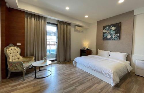 Dongshan House | February Flower B&B