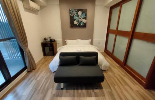Dongshan House | February Flower B&B