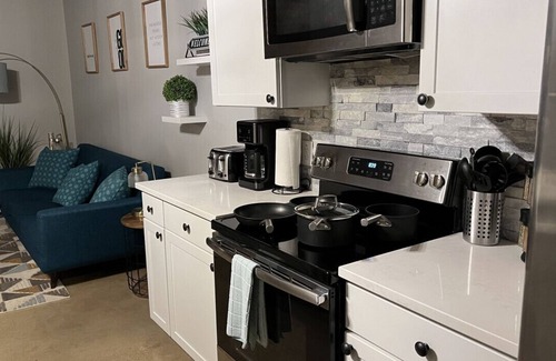 Federal Hill Apartment | Federal Hill Gem Close to Ravens Stadium and Camden Yards