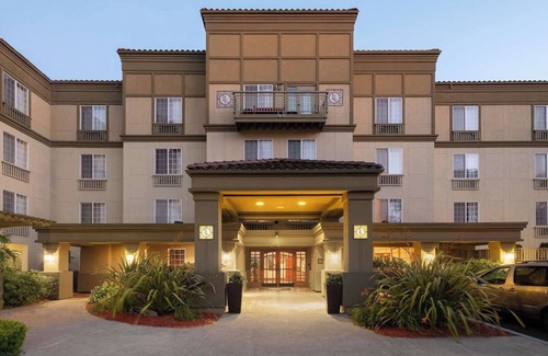 Folsom House | Feel at Home! 1 BR Suite w/Workspace & Wi-Fi, Near Intel & Agilent Offices!