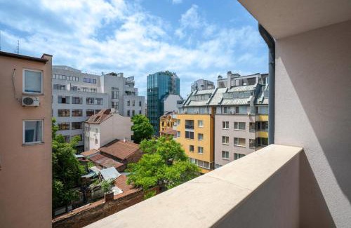 Sofia City Center Apartment | Feel at Home - Central 2BD Flat with Parking by Flat Mаnager