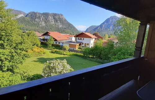Inzell Apartment | Feel-good apartment ALPINA, balcony, USB charging, WLAN