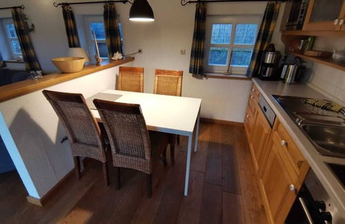 Großwurden House | Feel-good oasis right by the sea with a beautiful garden and mature trees