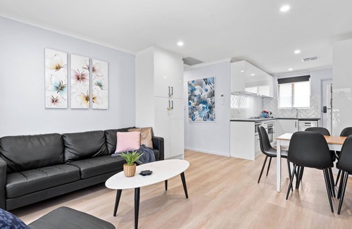 Magil Condo | Feel happy & at home here! Freshly renovated, cosy home unit in Hectorville, SA. Linen hire included