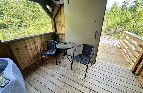 Union Mills Cabin | Feelin Feisty-Hot Tub, Fireplace,Hiking,View,Near Asheville ,WiFi