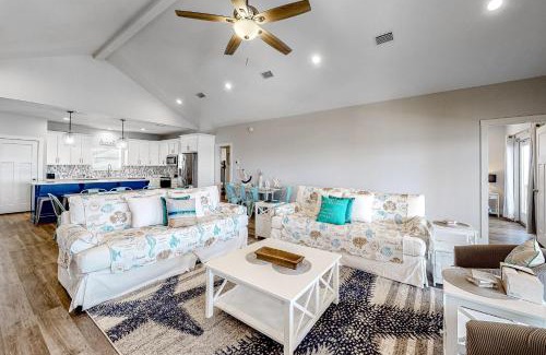 Dauphin Island House | Feelin' Tip-Sea
