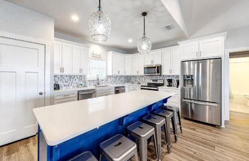 Dauphin Island House | Feelin' Tip-Sea