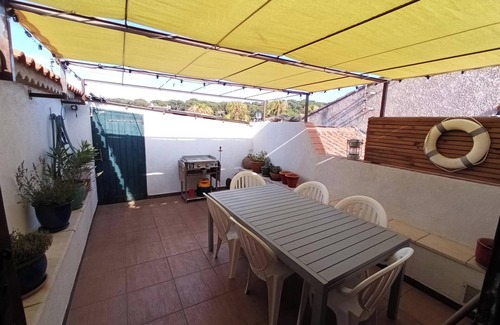 Les Sablettes Apartment | Feet in the water