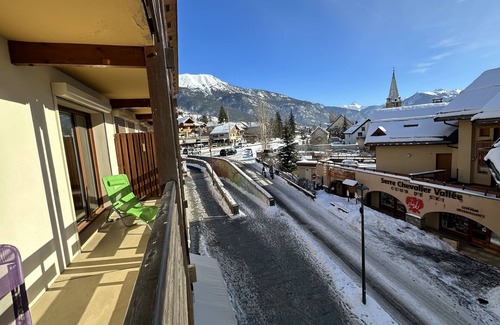Saint-Chaffrey Apartment | Feet of Chantemerle's ski slopes - 6 people