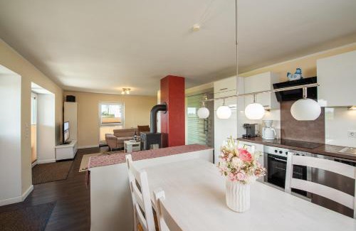 Neue Tiefe Apartment | FehmAmore mit See-und Hafenblick