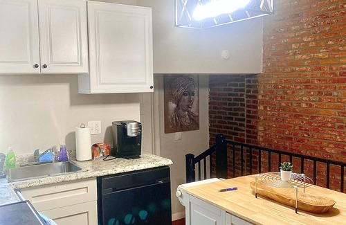 Upper Fells Point House | Fells Point Rowhome- 5mins from JH Hospital & Inner Harbor area