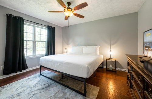 Emerson House | Fenced BKYD & Firepit 1 Mile To Lakepoint Sports