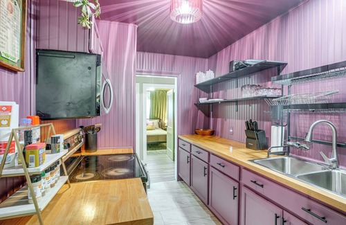 Elkton House | Fenced-In Yard: Home 7 Mi to Shenandoah Nat'l Park