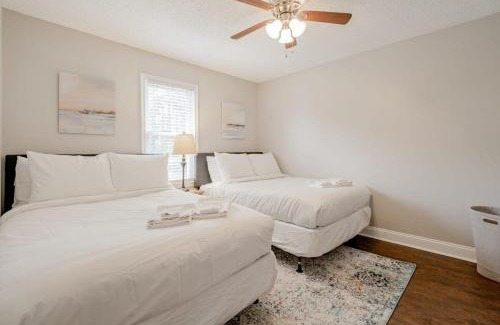 Columbia House | Fenced Yard 10 Mins to Lake Murray