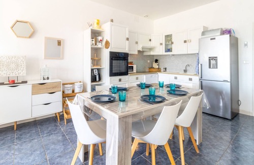 Llanca Apartment | Fener de Baix 78.1- Lovely apartment with terrace