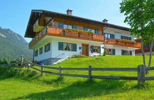Ramsau bei Berchtesgaden Apartment | Ferienwohnung Halsalm, 1-2 Personen, 43 qm, Dusche/WC, Balkon, TV, W-LAN, 1 Schlafzimmer, Nichtraucher, Süd-West-Lage
