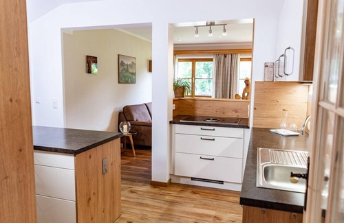 Ramsau bei Berchtesgaden Apartment | Ferienwohnung Nr. 4, 1-2 Personen, 40 qm, Dusche/WC, Südbalkon, TV, W-LAN, 1 Schlafzimmer, Nichtraucher