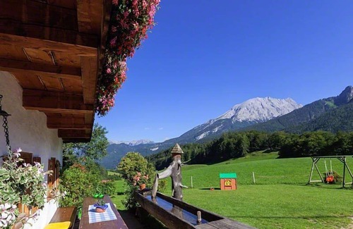 Ramsau bei Berchtesgaden Apartment | Ferienwohnung d' Holzstubn, 1-4 Personen, 75qm, 2 separate Schlafzimmer mit eigener Dusche/WC, Obergeschoss