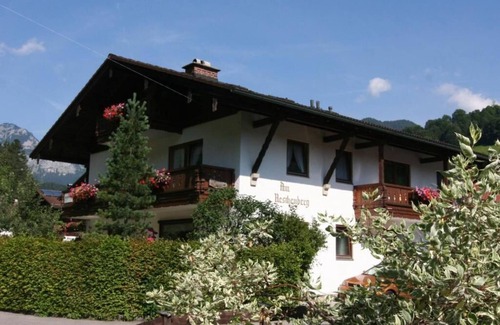 Ramsau bei Berchtesgaden Apartment | Ferienwohnung Watzmann, 2-4 Personen, 70 qm, Badewanne + Dusche/WC, Süd-Ost-Westbalkon, TV, 2 Schlafzimmer