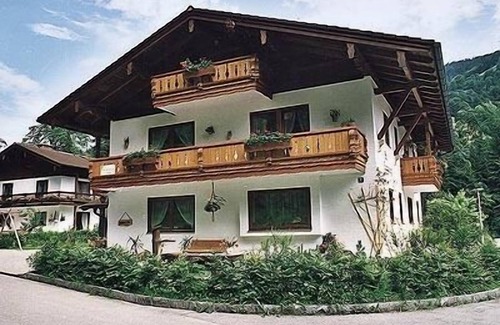 Ramsau bei Berchtesgaden Apartment | Ferienwohnung Watzmann, 2-4 Personen, 70 qm, Badewanne + Dusche/WC, Süd-Ost-Westbalkon, TV, 2 Schlafzimmer