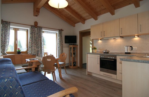 Ramsau bei Berchtesgaden Apartment | Ferienwohnung Hochkalter, 1-2 Personen, 26 qm, Dusche/WC, Balkon, TV, W-LAN, Geschirrspüler, 1 Schlafzimmer, Dachgeschoss