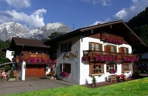 Ramsau bei Berchtesgaden Apartment | Ferienwohnung Nr. 2, mit Balkon und Bergblick, 45 qm