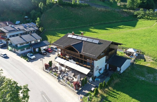 Ramsau Apartment | Ferienwohnung Gipfelglück, 2-5 Personen, 60 qm, TV, 2 Schlafzimmer, Dachgeschoss