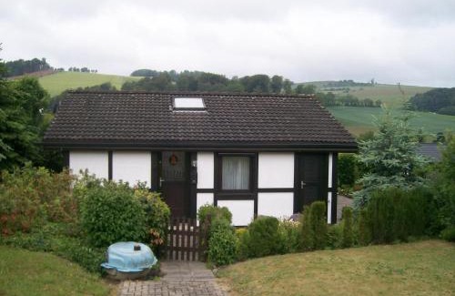 Feriendorf Hennesee House | Ferienhaus am Hennesee mit Terrasse, cleaning included