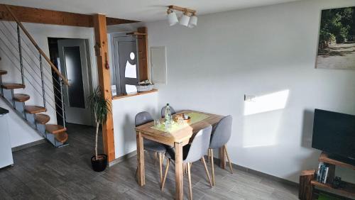 Radebeul Apartment | Ferienhaus Balkenkunst