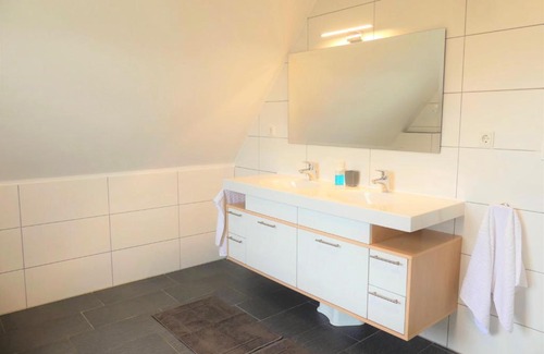 Nordseebad Burhave Apartment | Ferienhaus Beerennest
