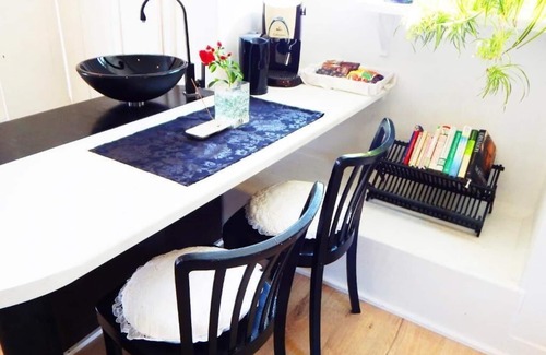 Bromberg House | Ferienhaus "Black and White"