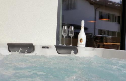 Garmisch-Partenkirchen House | Ferienhaus Berger mit eigenen Whirlpool im Garten