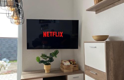 Apeldorn Apartment | Ferienhaus "Golden Delicious" Meppen Ebenerdig Carport Terrasse Neubau NETFLIX Free WIFI 2 Schlafzimmer Küche GästeWC