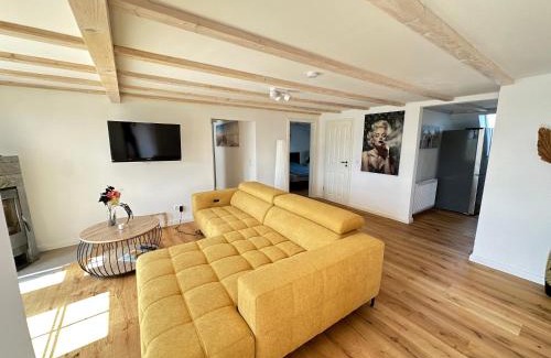 Ostermarsch House | Ferienhaus"Huus an`t Diek" Luxus in Deichnähe mit Pool, Nähe Norddeich