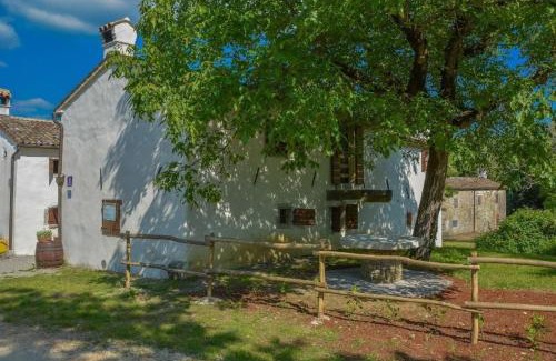 Kotli House | Ferienhaus In Kotli Mit Grill, Garten Und Gemeinschaftlichem Pool