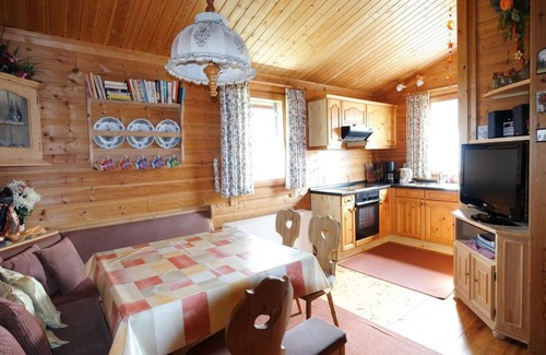 Viechtach House | Ferienhaus Jägerpark Viechtach 3, indoor pool, Wi-Fi and energy costs included